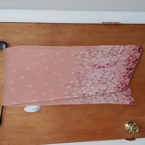 Medium length neck scarf